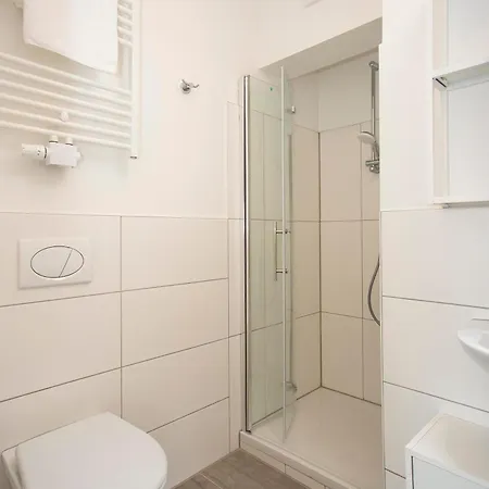 Zentral Gelegene Monteur-dg-wohnung Apartment *