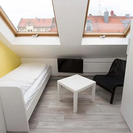 Zentral Gelegene Monteur-dg-wohnung Apartment *