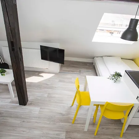 Zentral Gelegene Monteur-dg-wohnung Nuremberg
