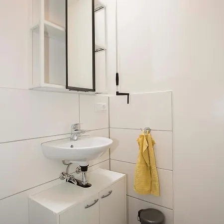 Zentral Gelegene Monteur-dg-wohnung