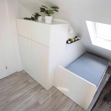 Zentral Gelegene Monteur-dg-wohnung شقة