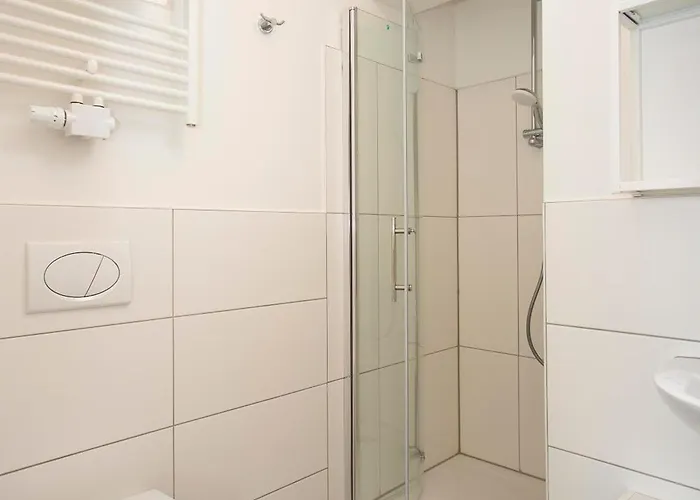 Zentral Gelegene Monteur-dg-wohnung Apartment *